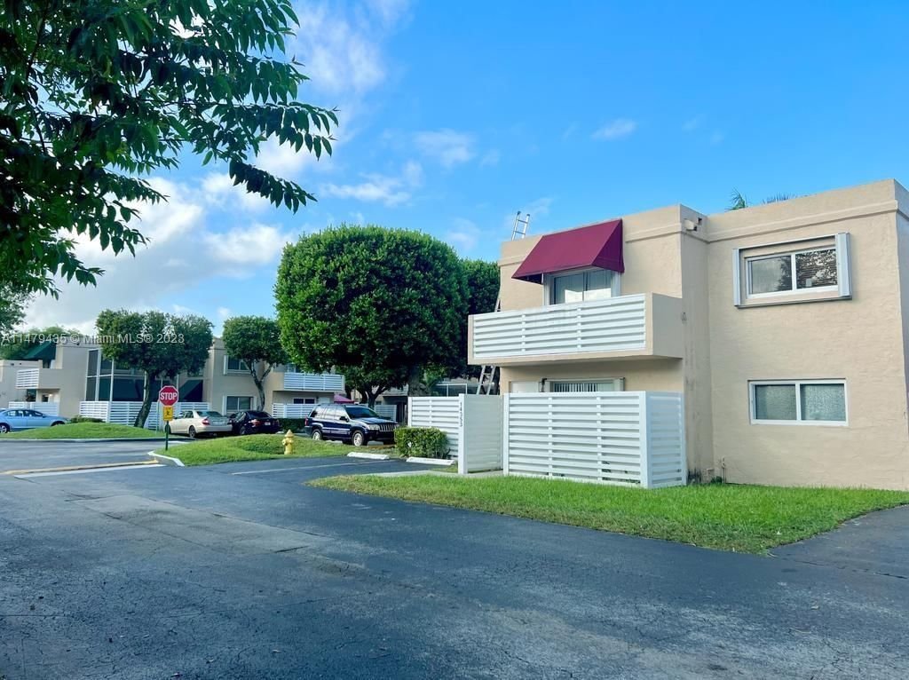 Real estate property located at 14353 96th Ln #14353, Miami-Dade County, Kendall Center, Miami, FL