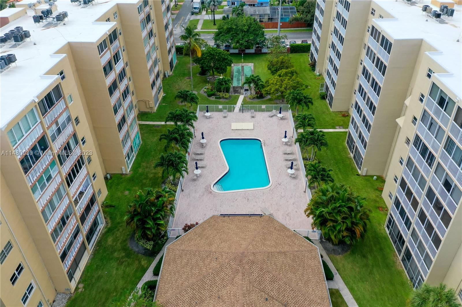 Real estate property located at 619 14th Ave #206, Broward, MEADOWBROOK TOWERS CONDO, Hallandale Beach, FL