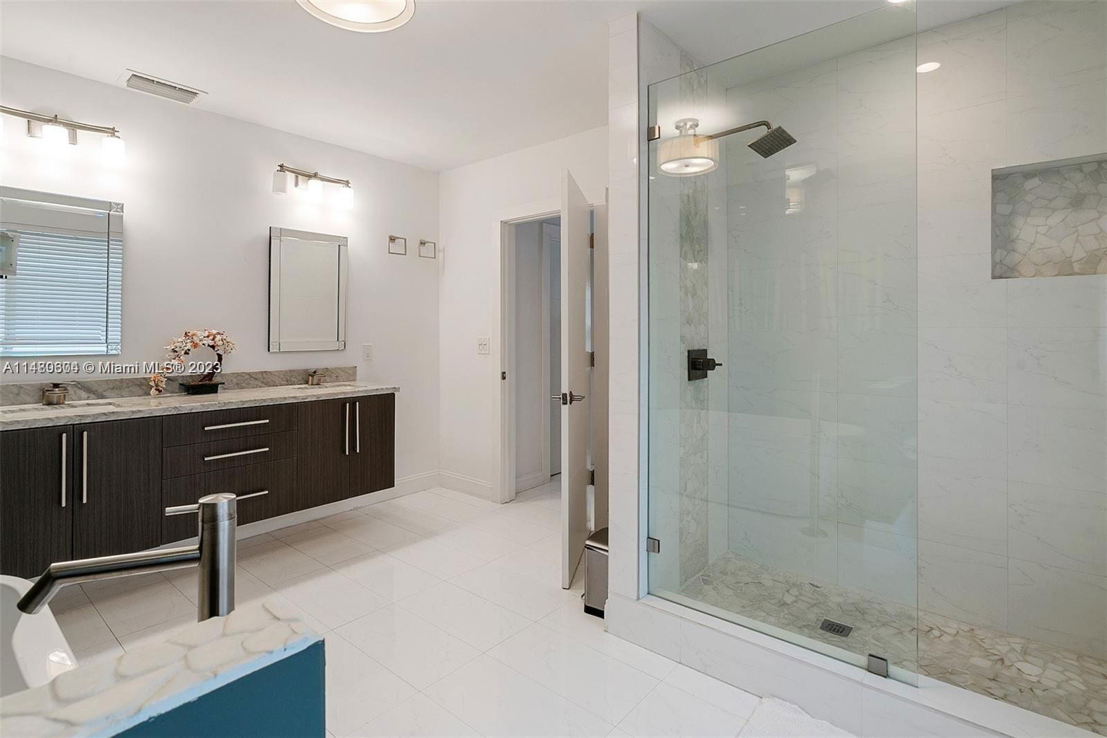 Real estate property located at 5250 Alton Rd, Miami-Dade County, Miami Beach, FL