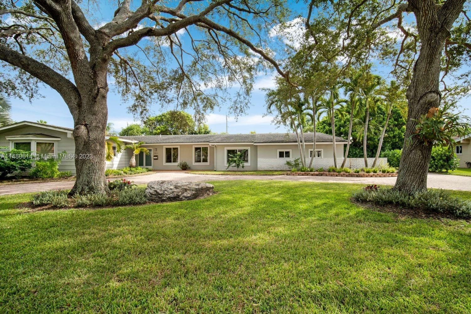 Real estate property located at 7820 SW 134 Ter, Miami-Dade County, VILLAGE GROVE, Pinecrest, FL