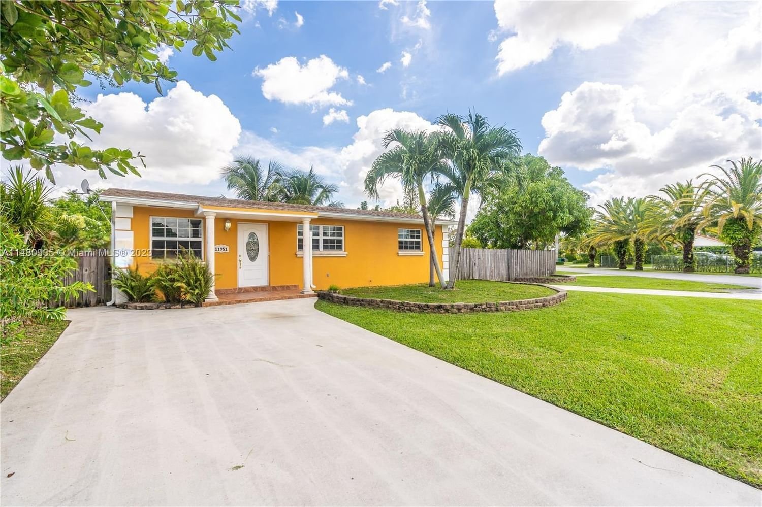 Real estate property located at 11951 4th Ter, Miami-Dade County, SWEETWATER GOLF COURSE TO, Miami, FL