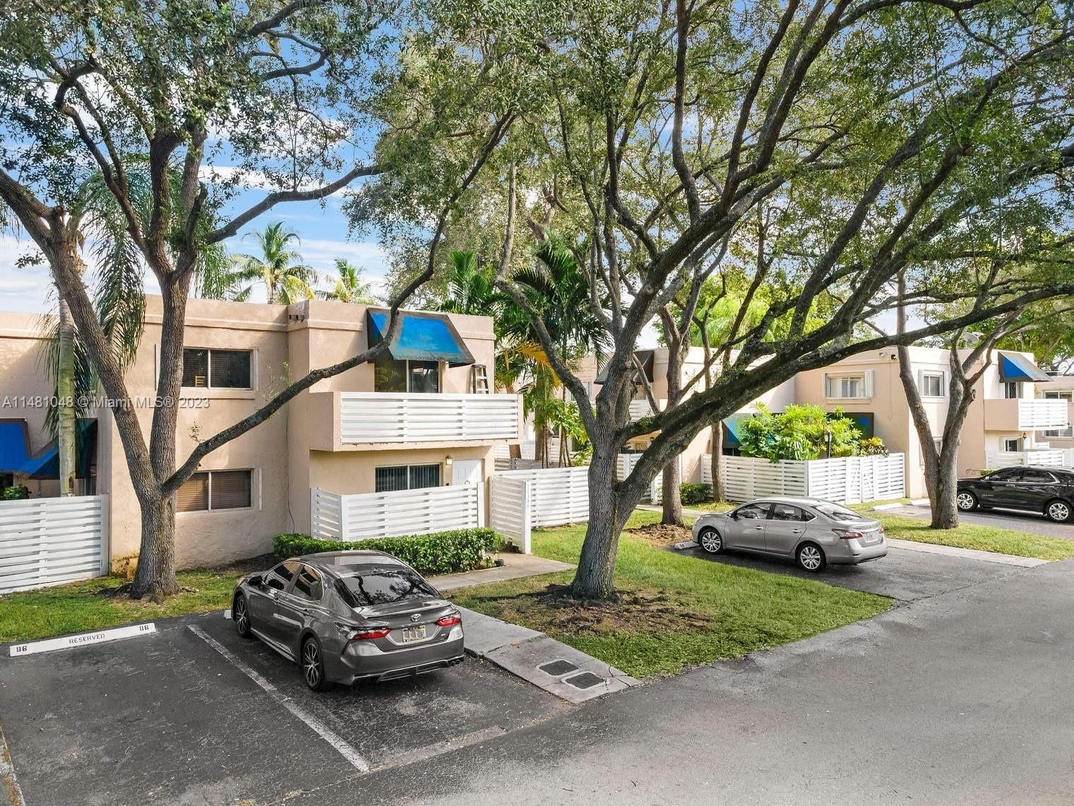 Real estate property located at 14386 96th Ln, Miami-Dade County, KENDALL CENTER, Miami, FL