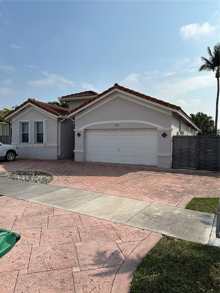 Real estate property located at 749 136th Ave, Miami-Dade County, RIVIERA TRACE, Miami, FL