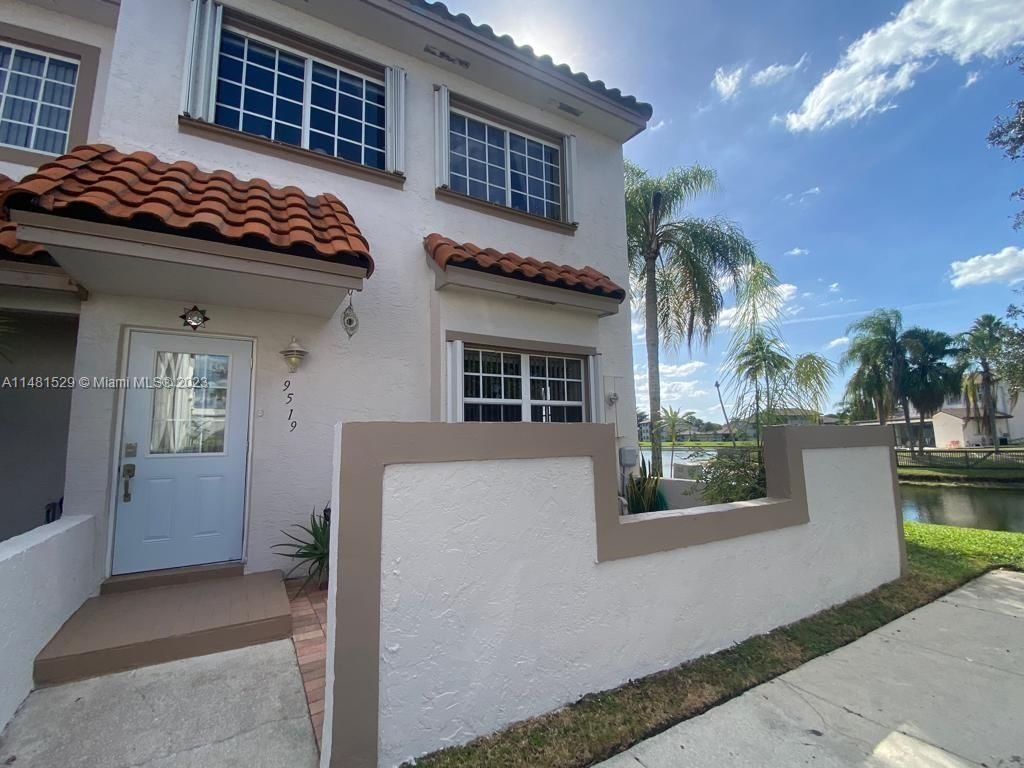 Real estate property located at 9519 42nd St #9J, Broward County, WELLEBY, Sunrise, FL
