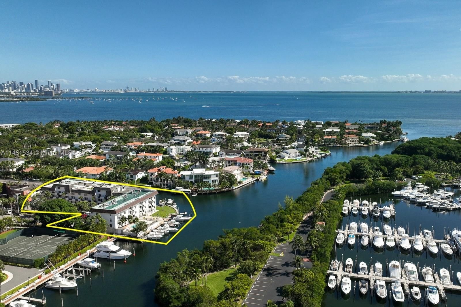 Real estate property located at 6901 Edgewater Dr #321, Miami-Dade County, GABLES HARBOUR CONDO APTS, Coral Gables, FL