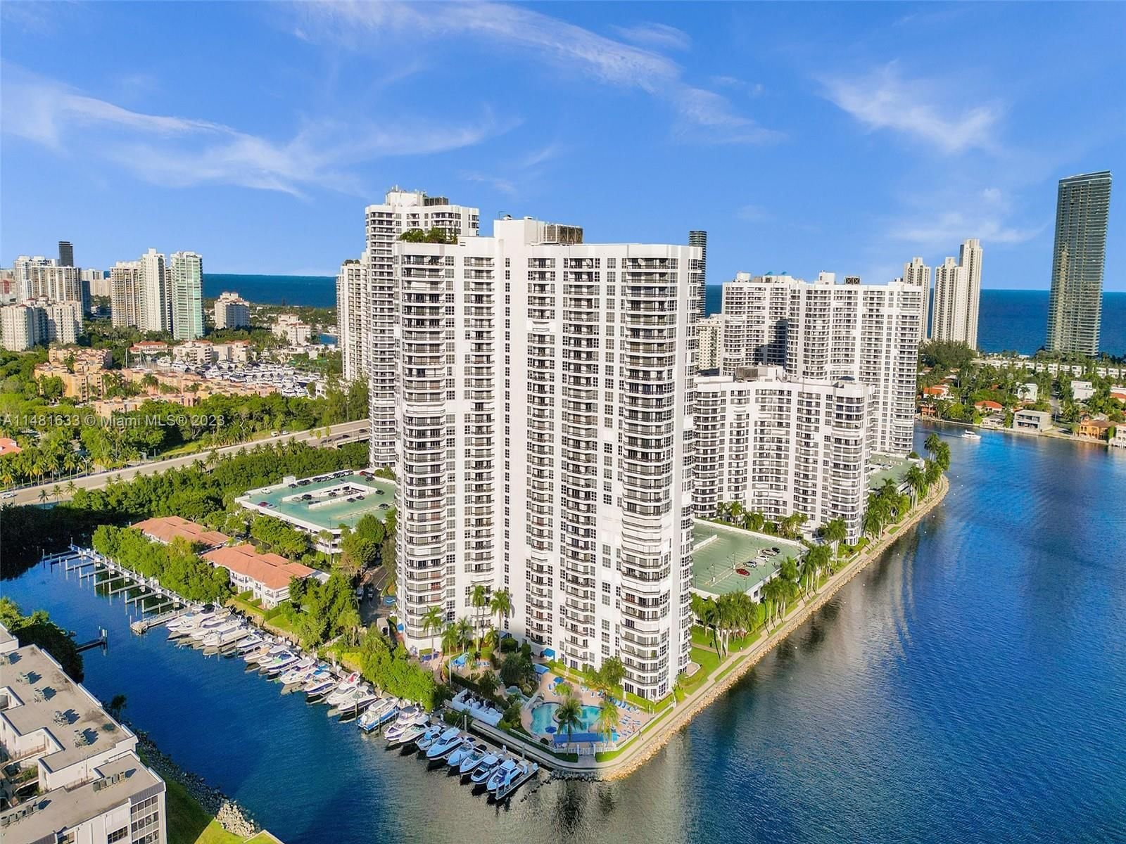 Real estate property located at 3530 Mystic Pointe Dr #1004, Miami-Dade County, MYSTIC POINTE TOWER 500 C, Aventura, FL