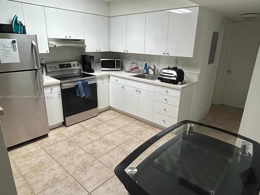 Real estate property located at 4011 Meridian Ave #15, Miami-Dade County, Miami Beach, FL