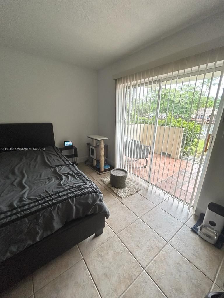 Real estate property located at 4011 Meridian Ave #15, Miami-Dade County, Miami Beach, FL