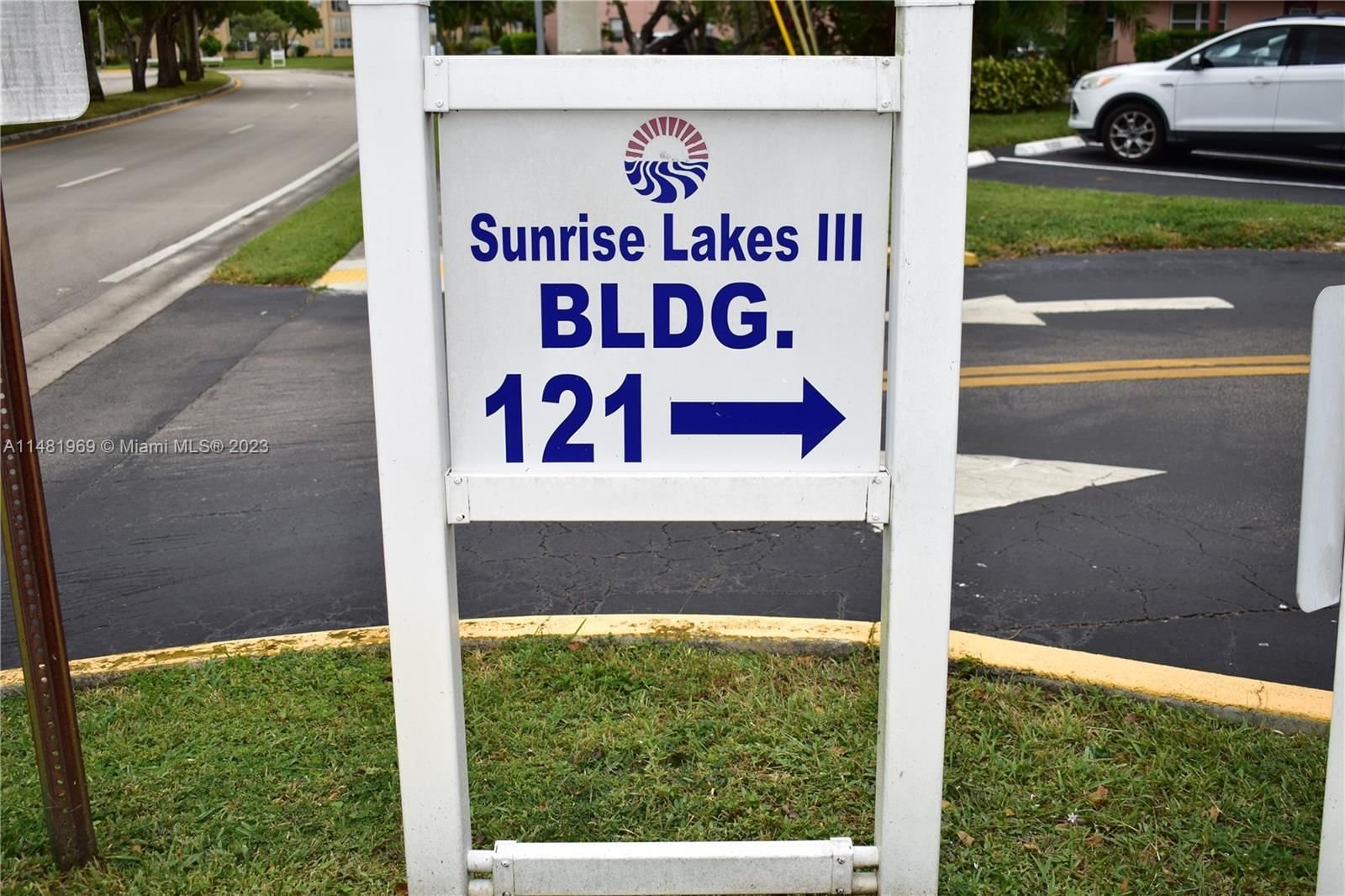 Real estate property located at 9420 Sunrise Lakes Blvd #102, Broward County, SUNRISE LAKES 121 CONDO, Sunrise, FL