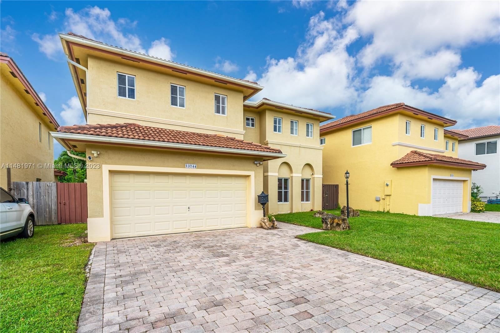Real estate property located at 13744 124th Ave Rd, Miami-Dade County, CARIBE AT BONITA LAKES, Miami, FL