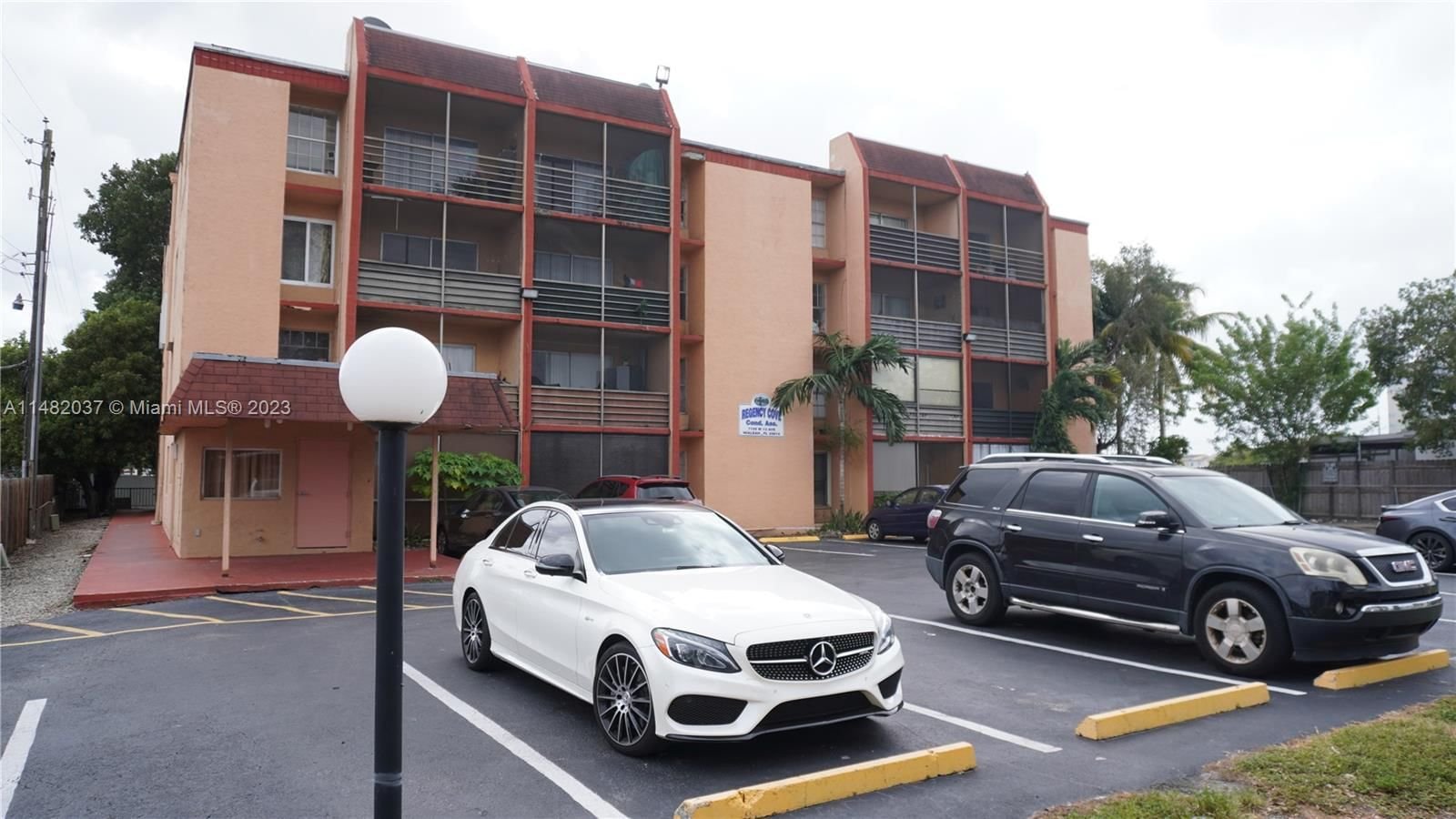 Real estate property located at 7105 13th Ave #405, Miami-Dade County, REGENCY COVE CONDO, Hialeah, FL