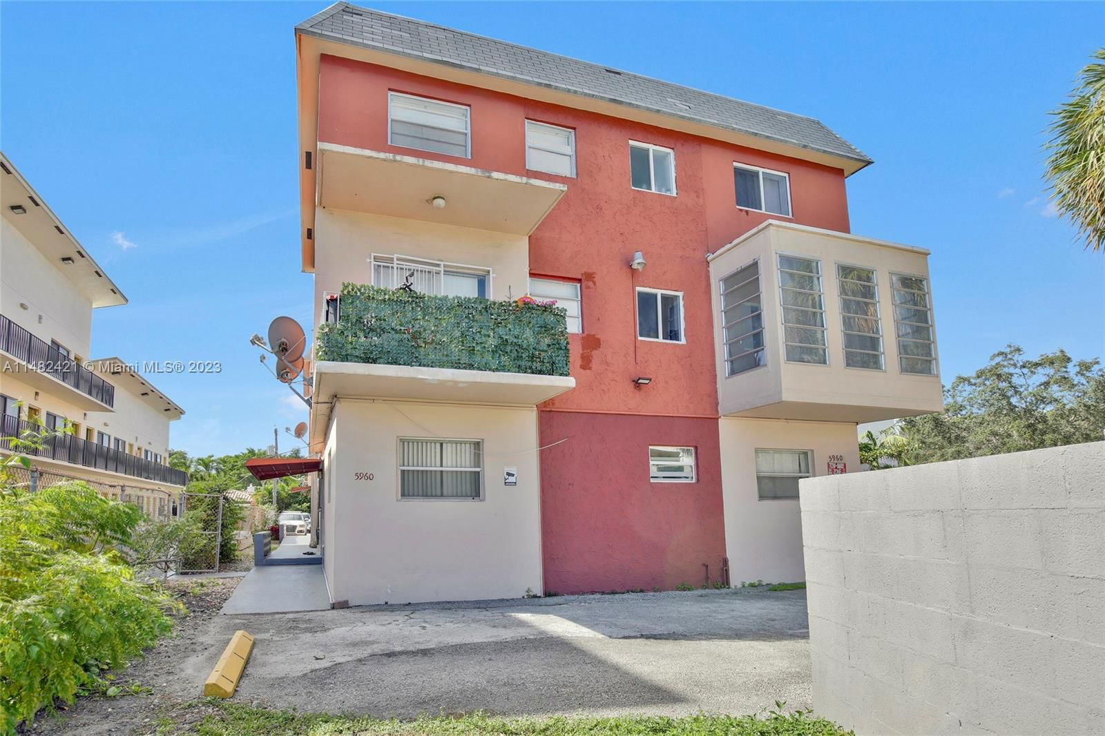 Real estate property located at 5960 5th Ct #2, Miami-Dade, AQUARIUS MIAMI CONDO, Miami, FL