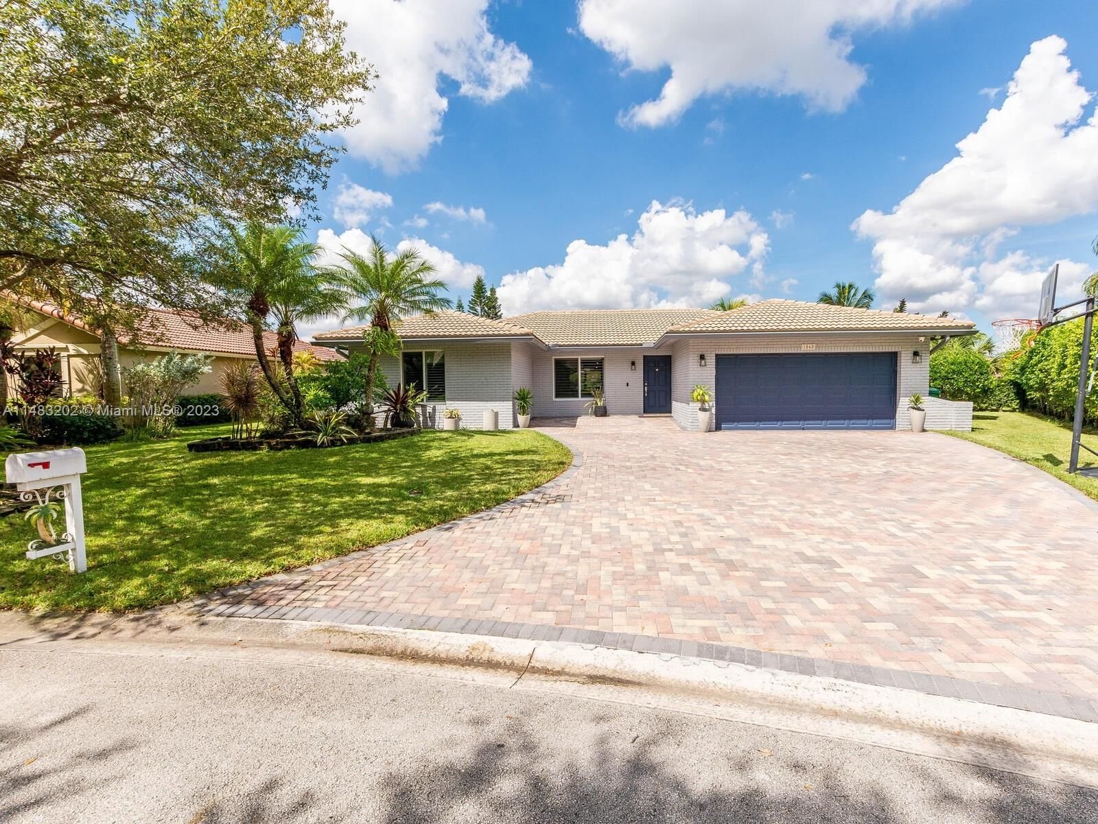 Real estate property located at 1068 108th Ln, Broward County, CYPRESS LAKES, Coral Springs, FL