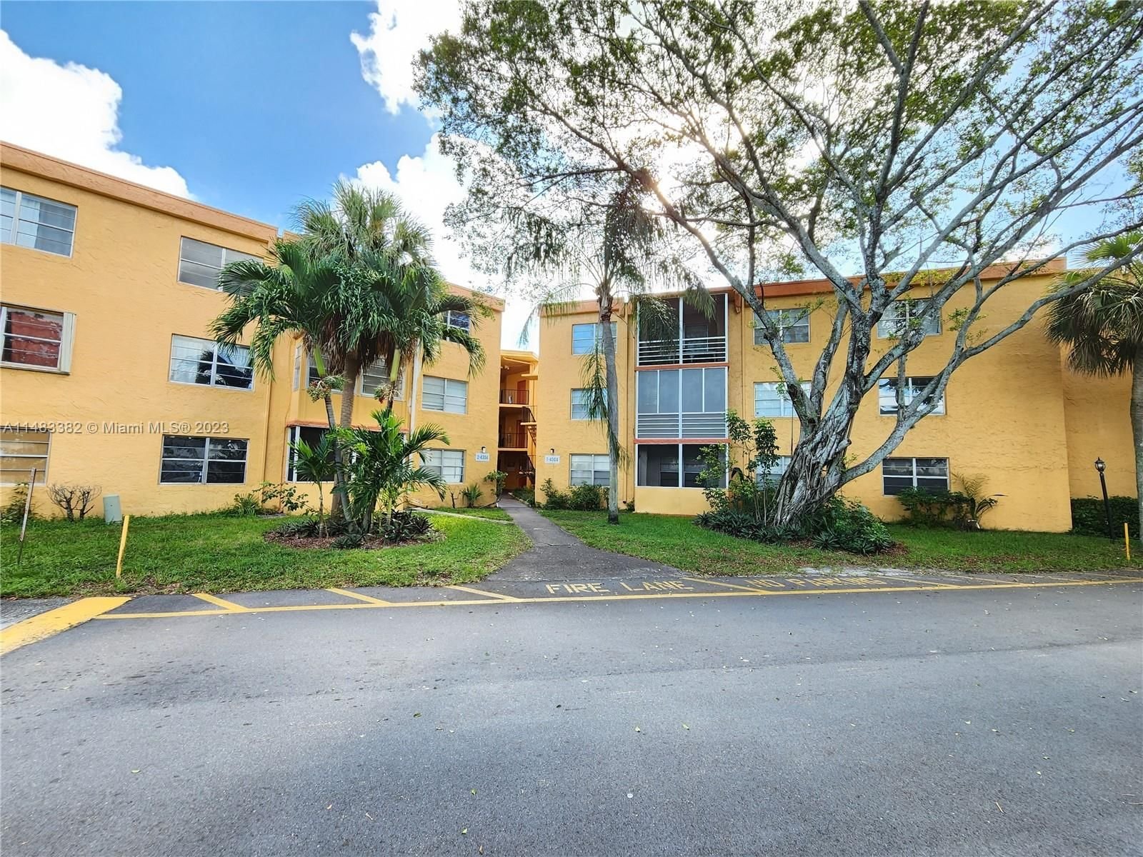 Real estate property located at 4304 9th Ave #1-2C, Broward County, HERITAGE CIRCLE CONDO, Deerfield Beach, FL
