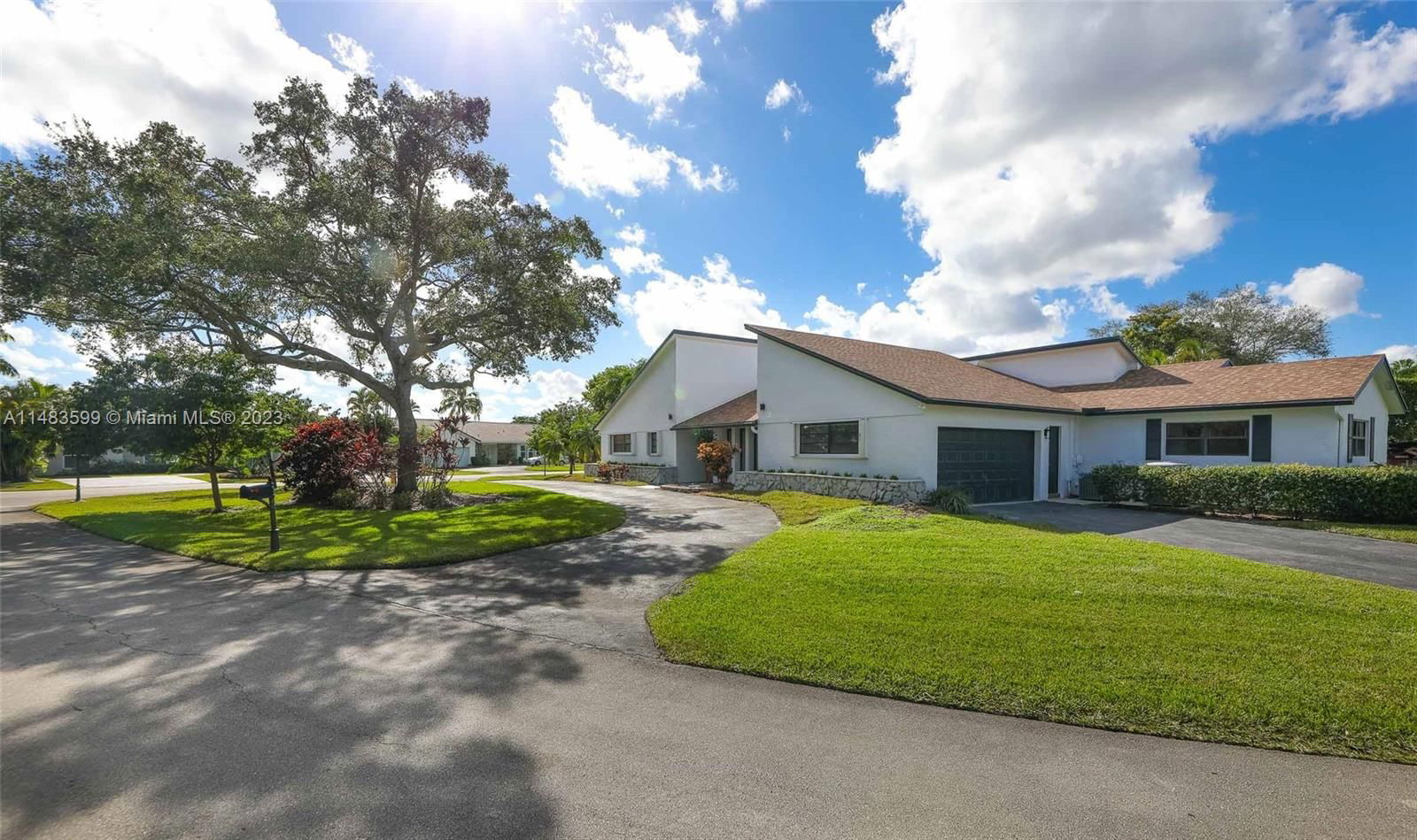 Real estate property located at 9701 Sea Turtle Dr, Broward County, JACARANDA COUNTRY CLUB WE, Plantation, FL