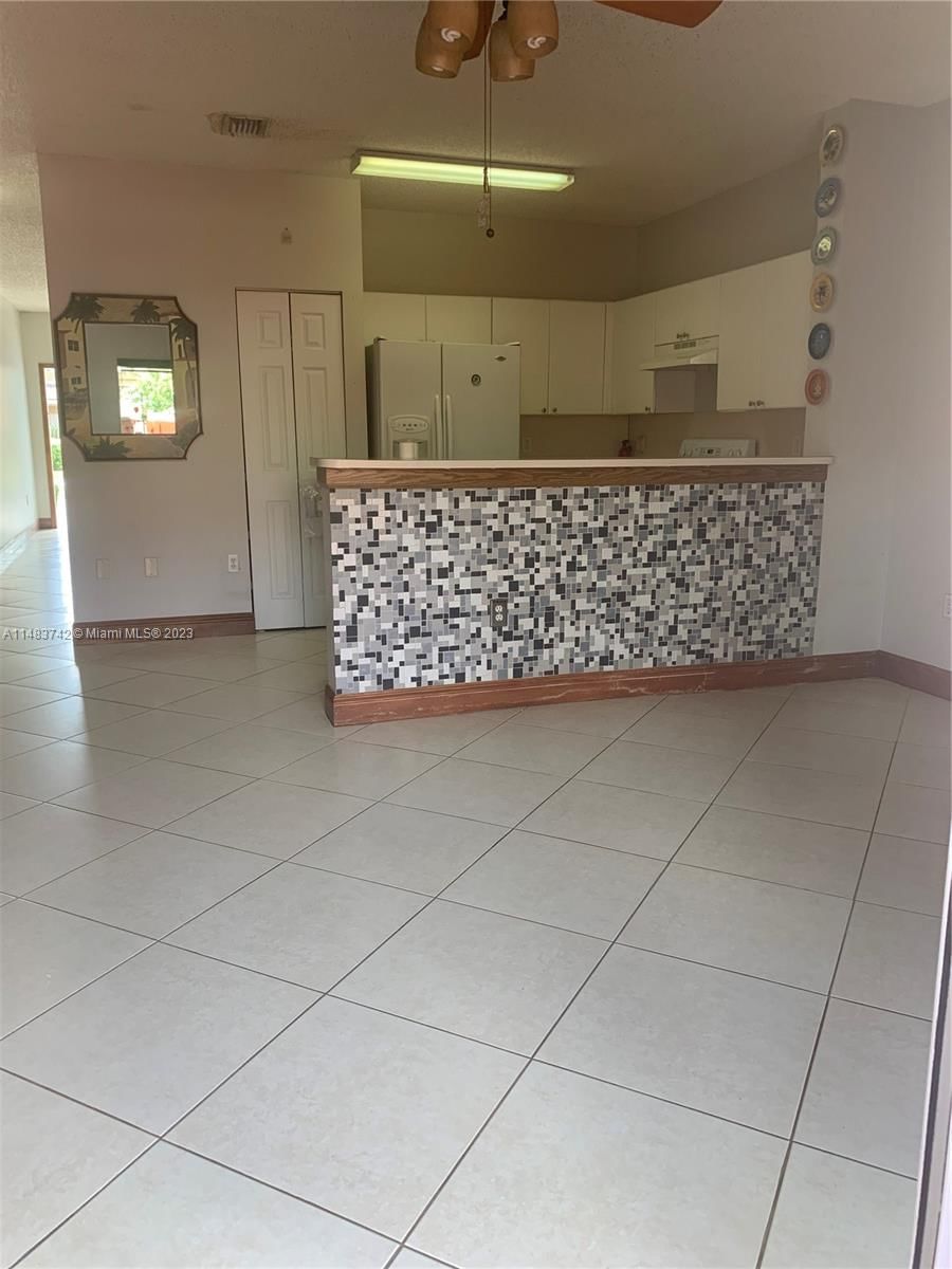 Real estate property located at 2211 23rd Rd #2211, Miami-dade, Towngate Condo Thirteen, Homestead, FL