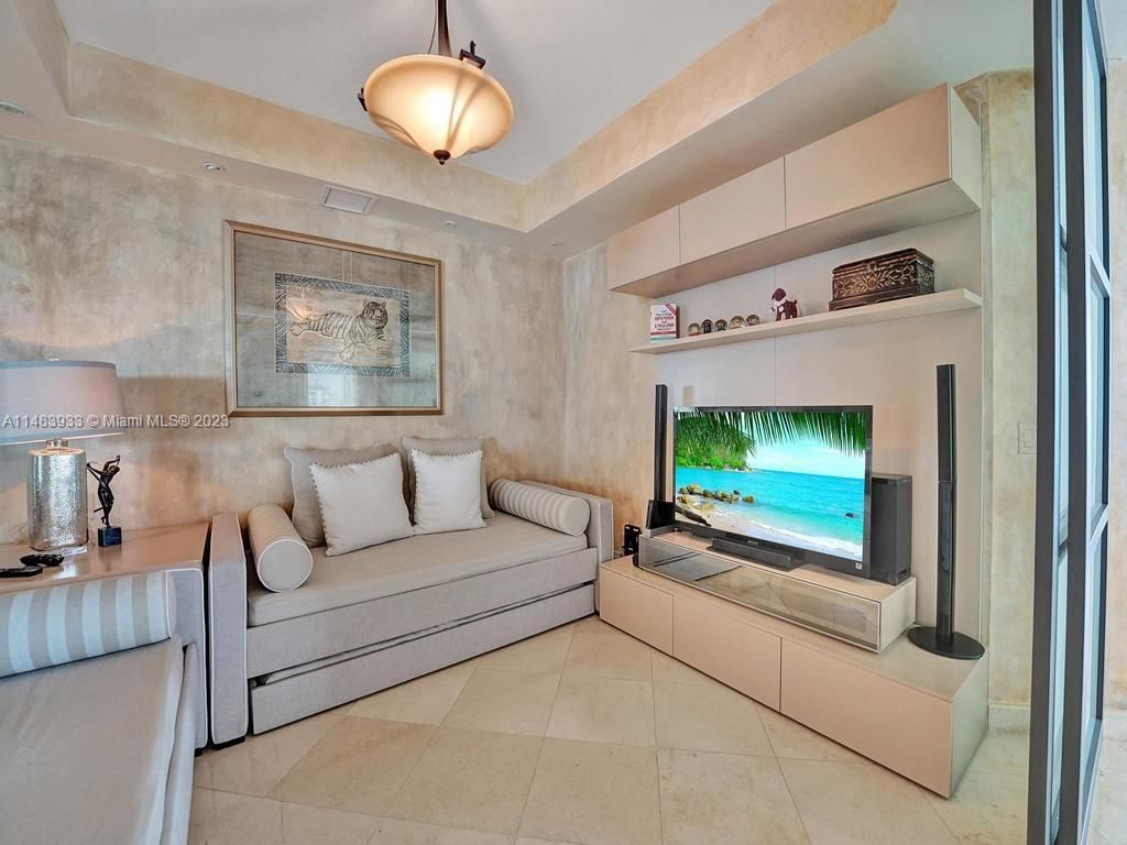 Real estate property located at 16400 Collins Ave #2743, Miami-Dade County, Sunny Isles Beach, FL