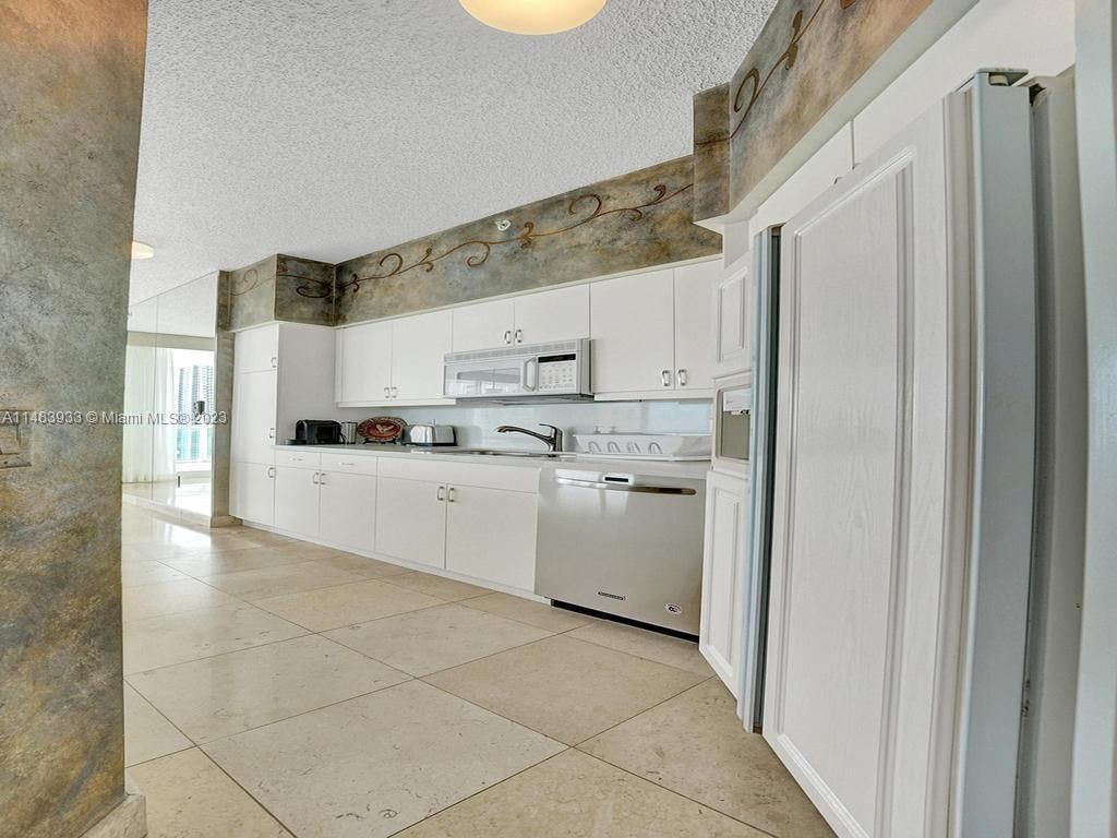 Real estate property located at 16400 Collins Ave #2743, Miami-Dade County, Sunny Isles Beach, FL