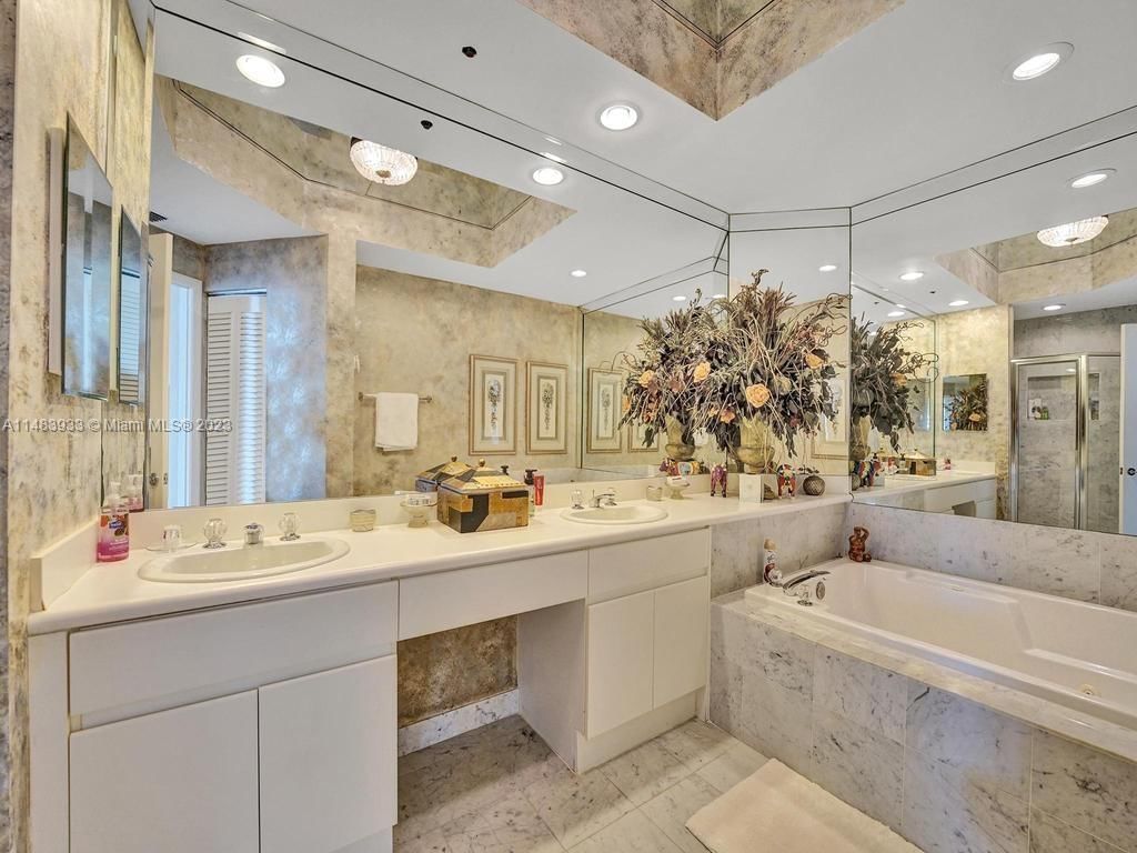 Real estate property located at 16400 Collins Ave #2743, Miami-Dade County, Sunny Isles Beach, FL
