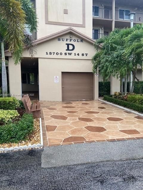 Real estate property located at 13700 14th St #108D, Broward County, SUFFOLK AT CENTURY VILLAG, Pembroke Pines, FL
