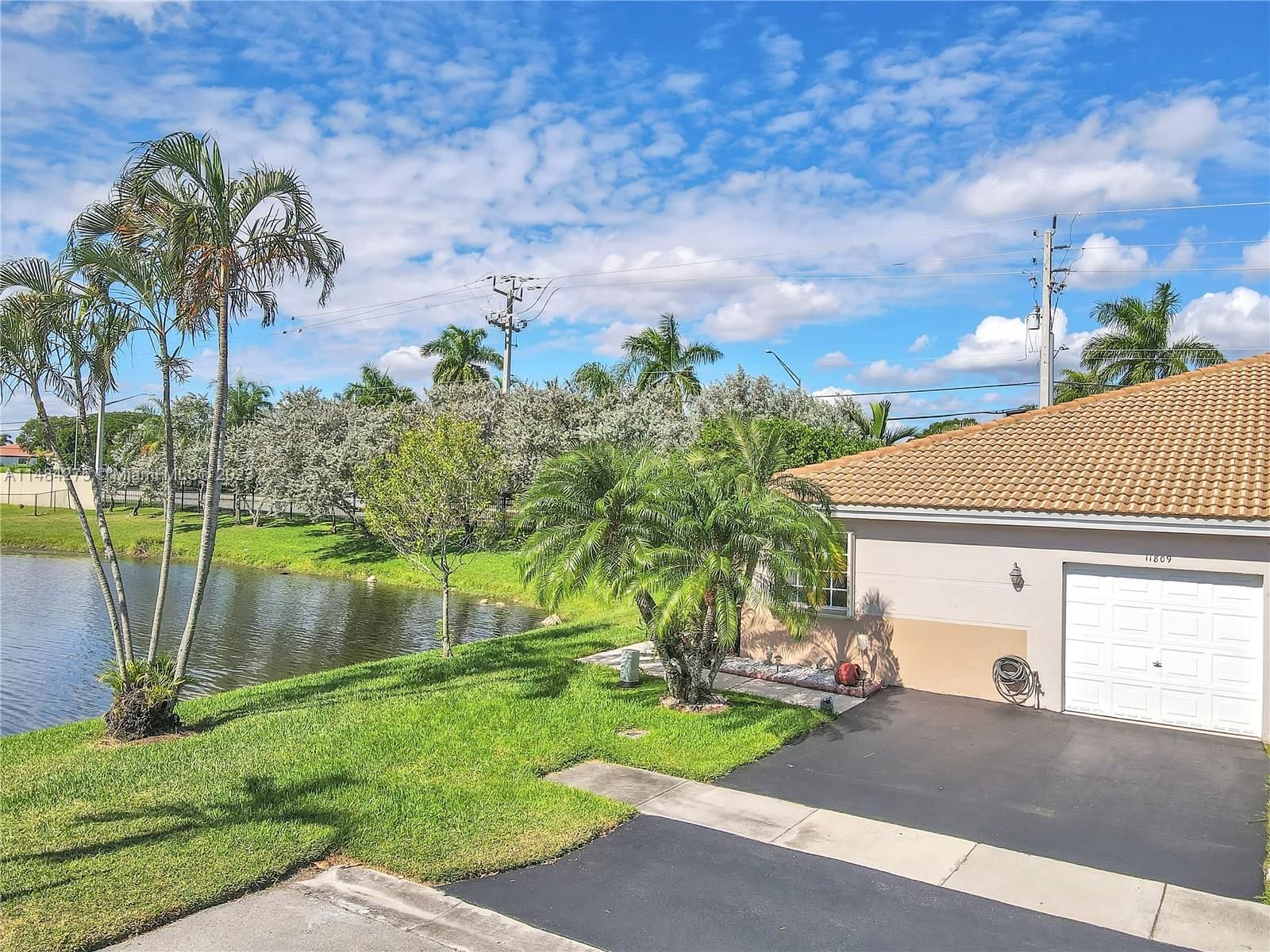 Real estate property located at 11809 17th Ct, Broward County, VILLAGES OF RENAISSANCE, Miramar, FL