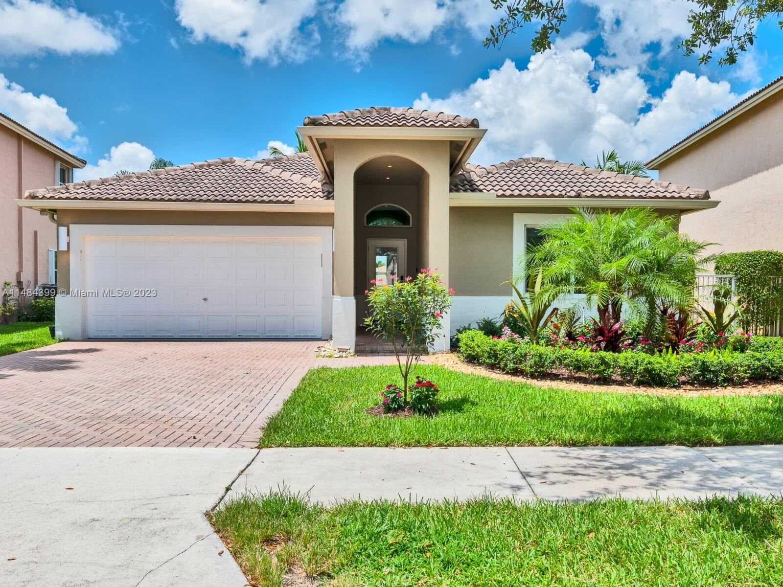 Real estate property located at 16440 Ruby Lk, Broward County, AMBER-RUBY COVE PLAT, Weston, FL