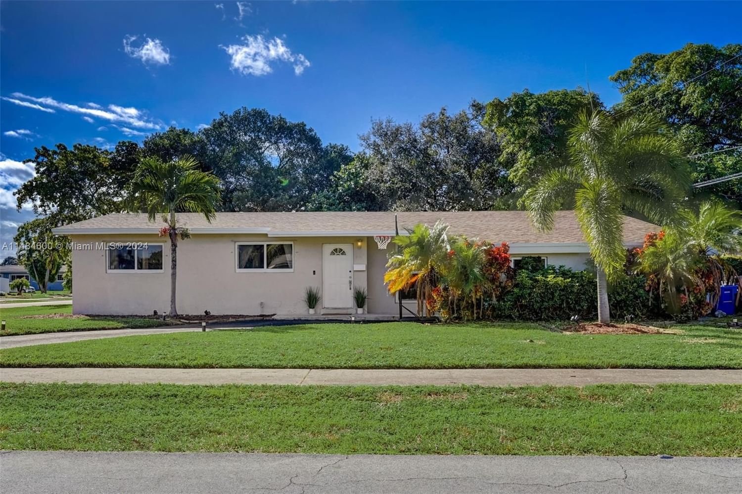 Real estate property located at 940 181st St, Miami-Dade County, SCOTT LAKE MANOR SEC 2, Miami Gardens, FL