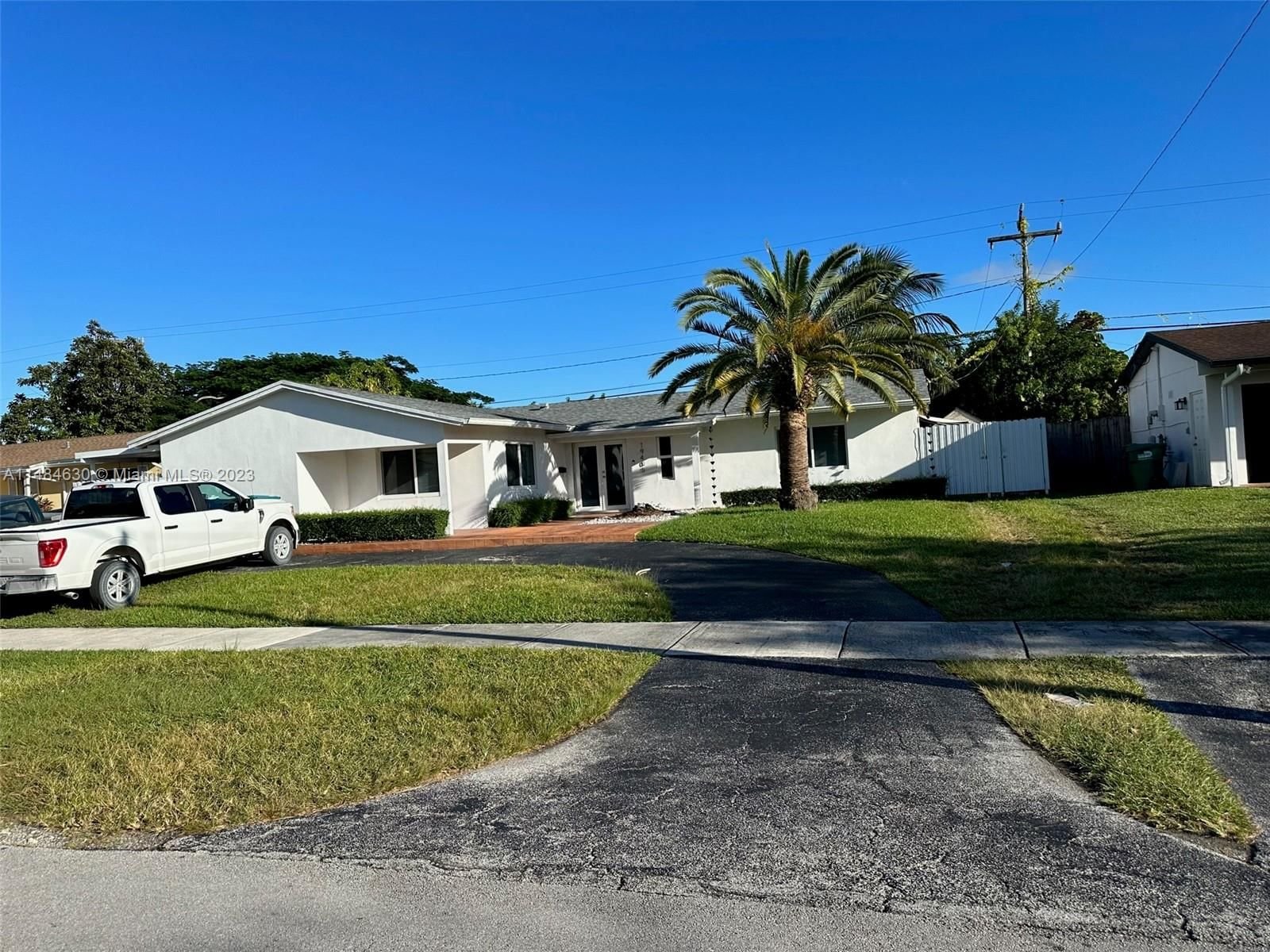 Real estate property located at 19405 Lenaire Dr, Miami-Dade County, POINT ROYALE SEC 1, Cutler Bay, FL