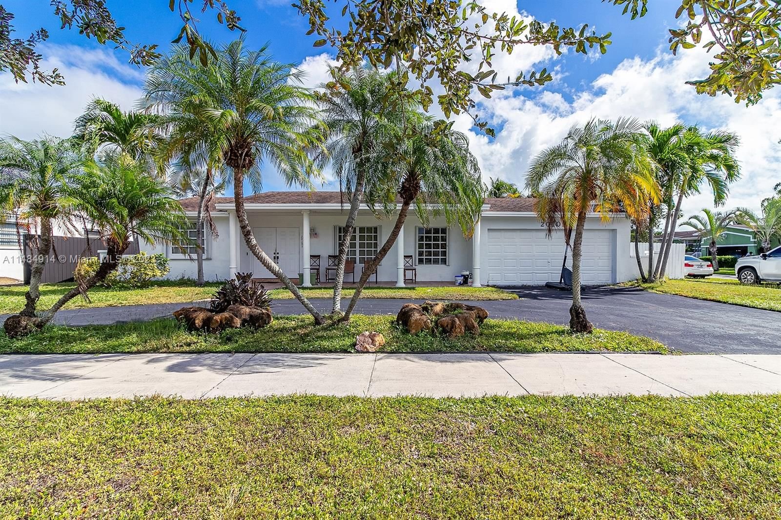 Real estate property located at 20101 83rd Ave, Miami-Dade County, SAGA BAY SEC ONE PART TWO, Cutler Bay, FL