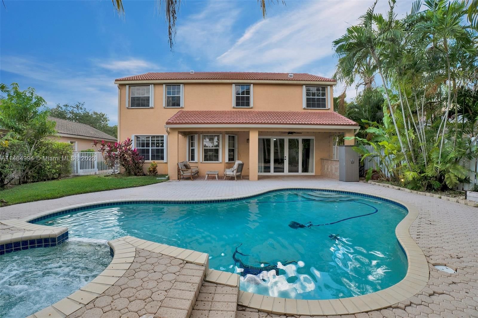 Real estate property located at 362 Lake Crest Ct, Broward County, The Lakes, Weston, FL
