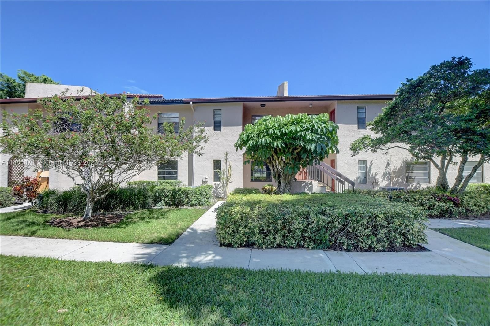 Real estate property located at 9264 Vista Del Lago E, Palm Beach County, PINES OF BOCA LAGO CONDO, Boca Raton, FL