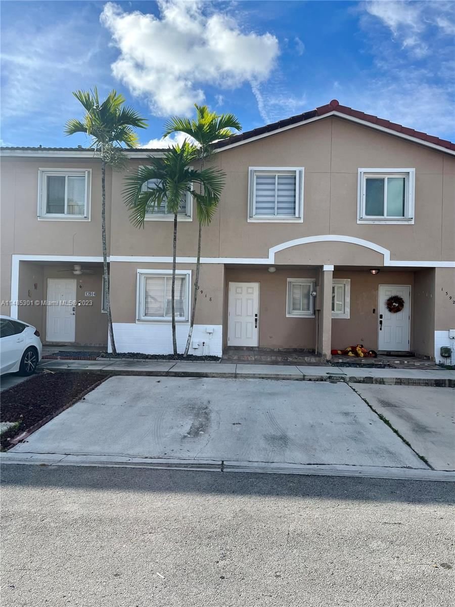 Real estate property located at 13918 173rd Ter #13918, Miami-Dade County, WEITZER SERENA LAKES TOWN, Miami, FL