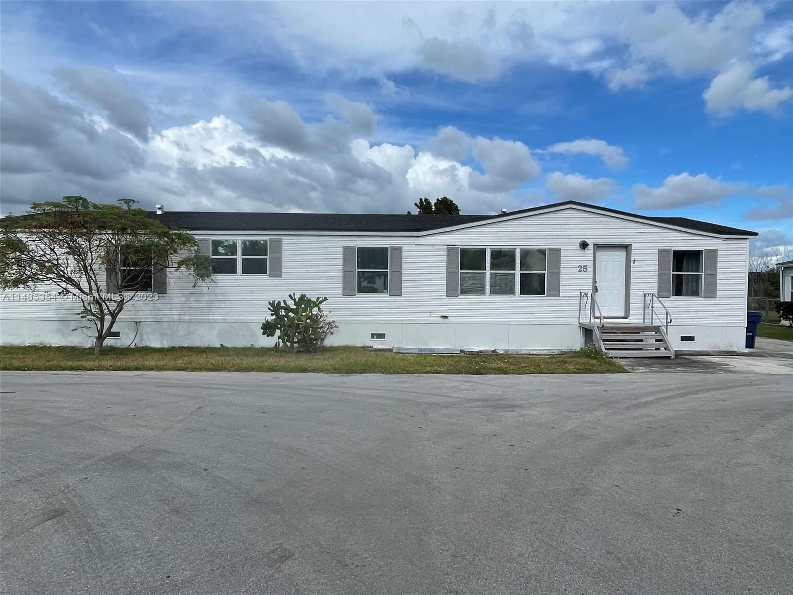 Real estate property located at 19800 180th Ave unit 25, Miami-Dade County, Miami, FL