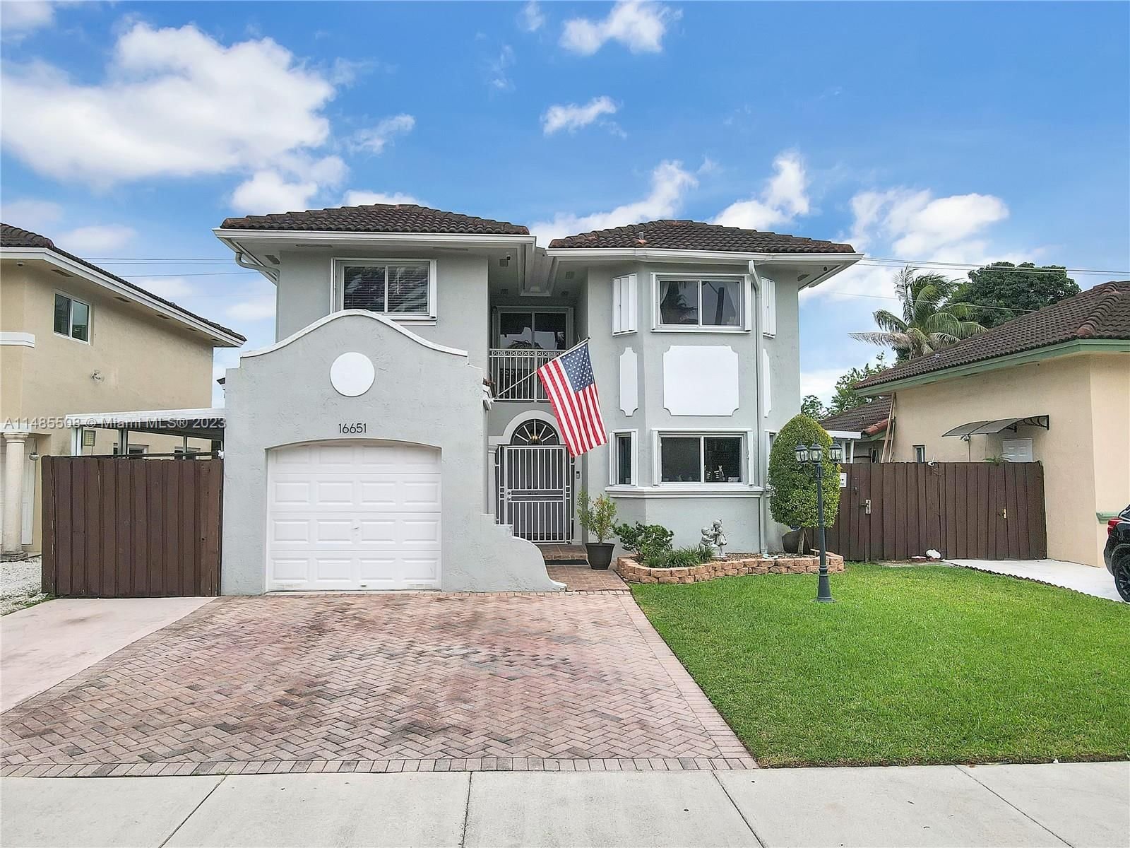Real estate property located at 16651 140th Ave, Miami-Dade County, LAGUNA PONDS SEC 2, Miami, FL