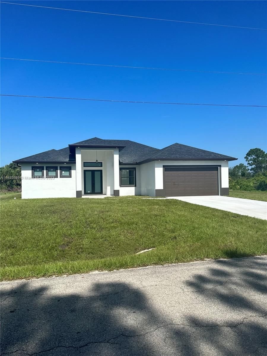 Real estate property located at 805 Highland, Lee County, Lehigh Acres, Lehigh Acres, FL