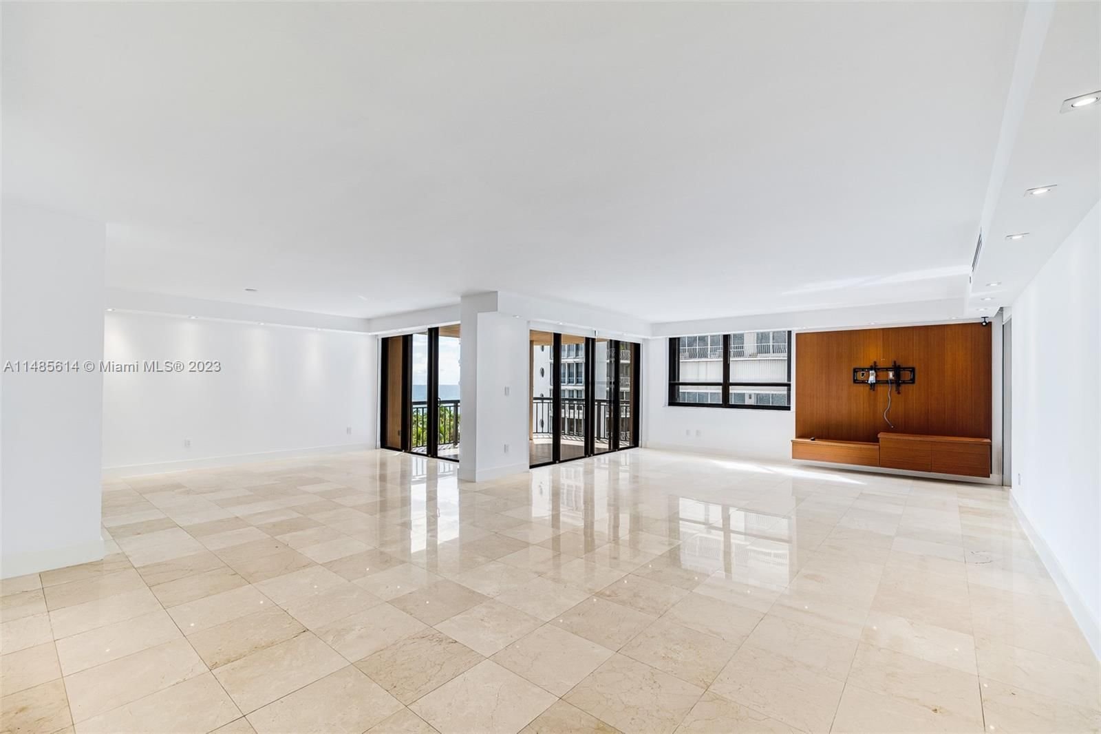 Real estate property located at 10175 Collins Ave #504, Miami-Dade County, THE TIFFANY OF BAL HARBOU, Bal Harbour, FL