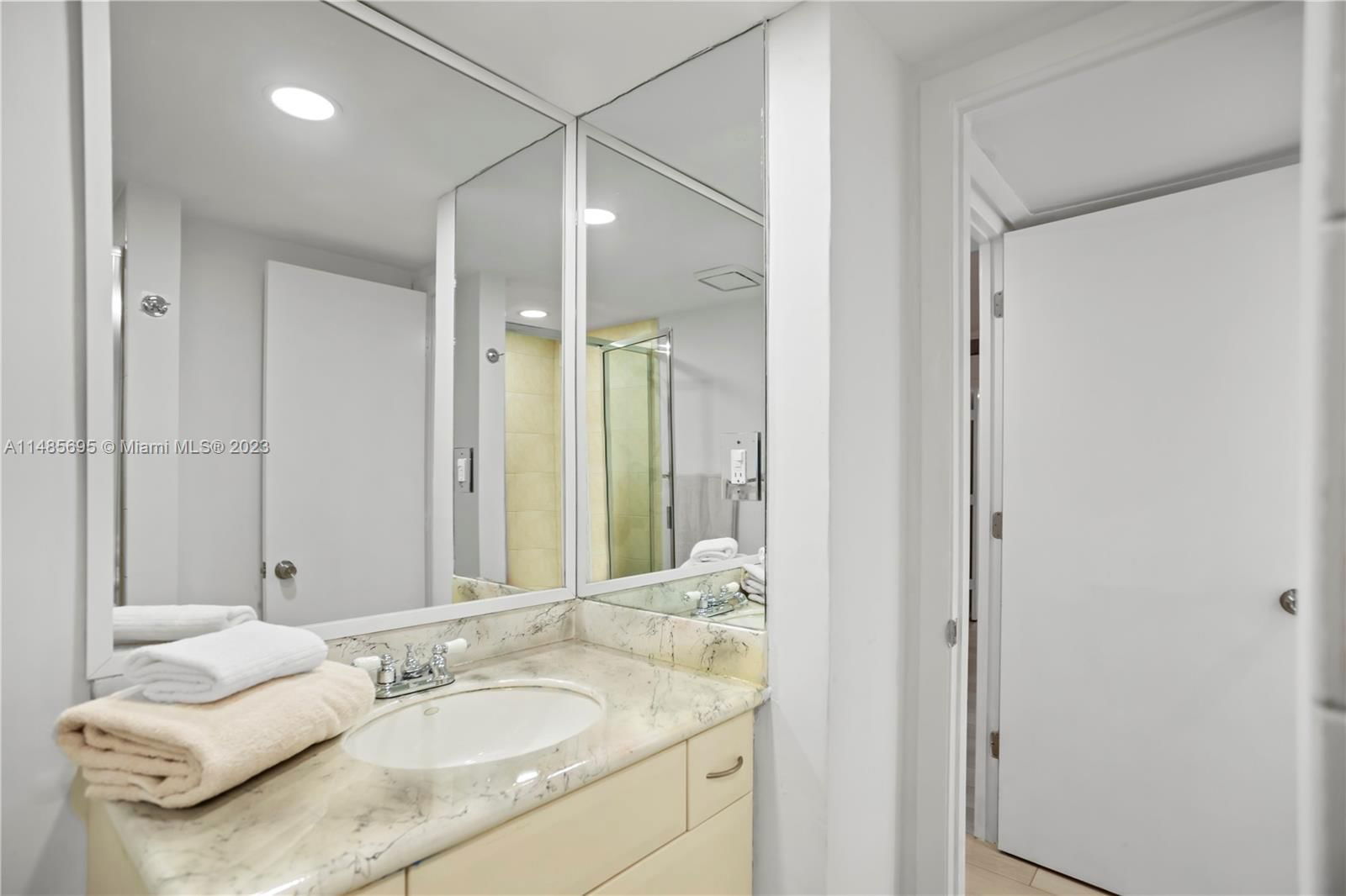 Real estate property located at 5600 Collins Ave #3D, Miami-Dade County, Miami Beach, FL