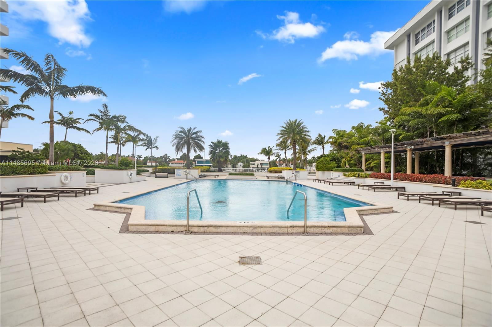 Real estate property located at 5600 Collins Ave #3D, Miami-Dade County, Miami Beach, FL