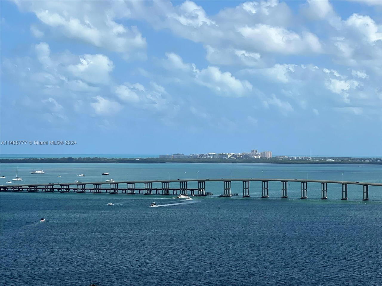Real estate property located at 218 14th Street TS107, Miami-dade, The Emerald At Brickell, Miami, FL