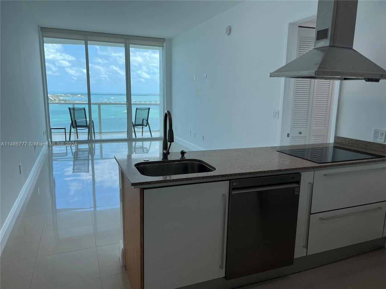 Real estate property located at 218 14th Street TS107, Miami-dade, The Emerald At Brickell, Miami, FL