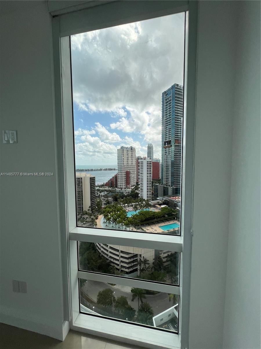 Real estate property located at 218 14th Street TS107, Miami-dade, The Emerald At Brickell, Miami, FL