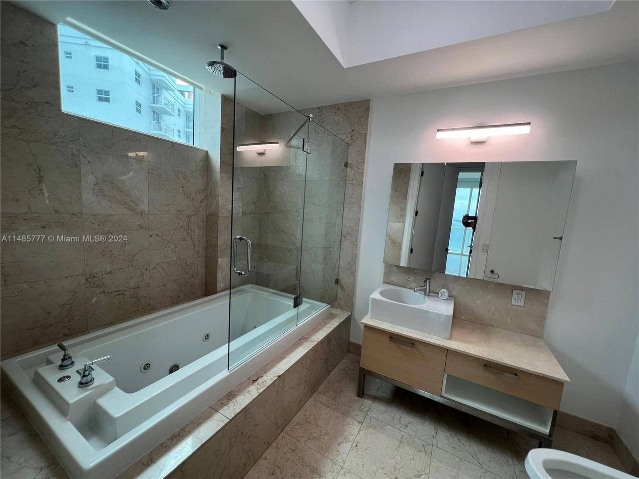 Real estate property located at 218 14th Street TS107, Miami-dade, The Emerald At Brickell, Miami, FL
