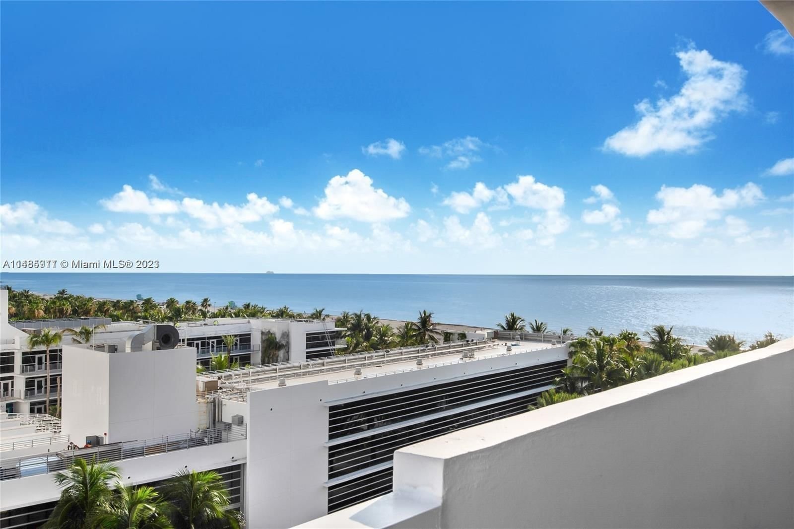 Real estate property located at 100 Lincoln Rd #827, Miami-Dade County, THE DECOPLAGE CONDO, Miami Beach, FL