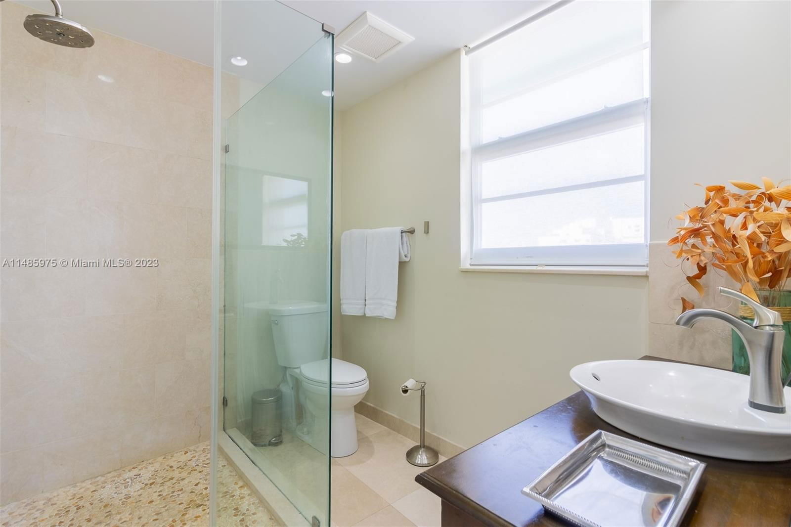 Real estate property located at 5255 Collins Ave #11E, Miami-Dade County, Miami Beach, FL
