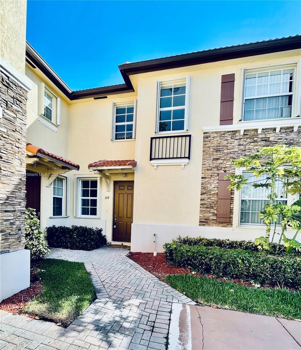 Real estate property located at 1570 33rd Rd #109-11, Miami-Dade County, VILLAS AT CARMEL CONDO NO, Homestead, FL