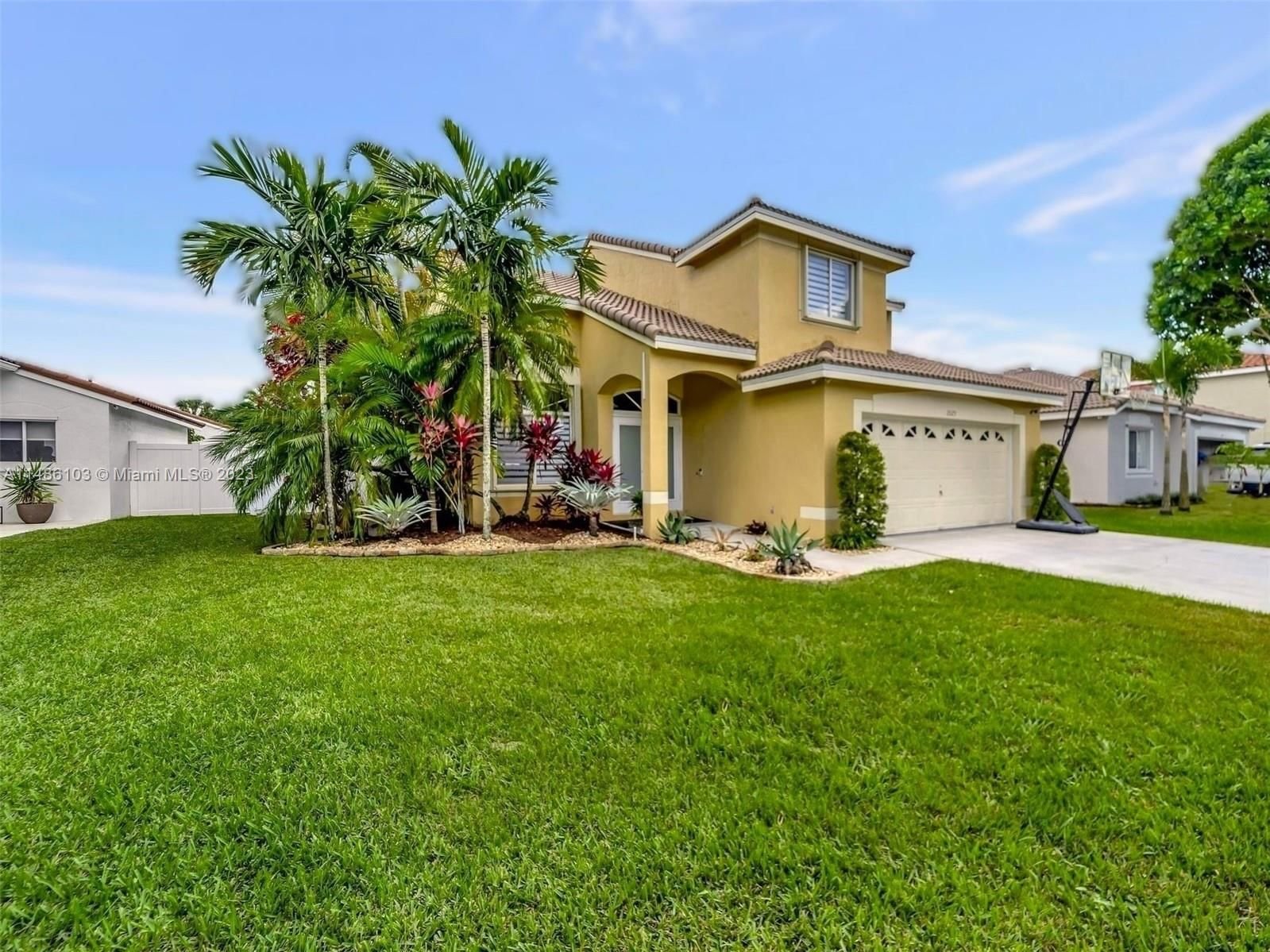 Real estate property located at 2025 179th Ave, Broward County, SILVER LAKES AT PEMBROKE, Pembroke Pines, FL