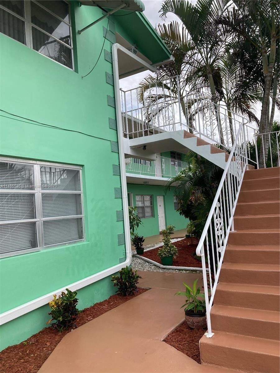 Real estate property located at 2428 Taylor St #5, Broward County, CORONET PINES CONDOMINIUM, Hollywood, FL