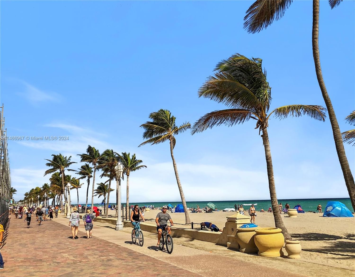 Real estate property located at 3901 Ocean Dr #3B, Broward County, TIDES ON HOLLYWOOD BEACH, Hollywood, FL