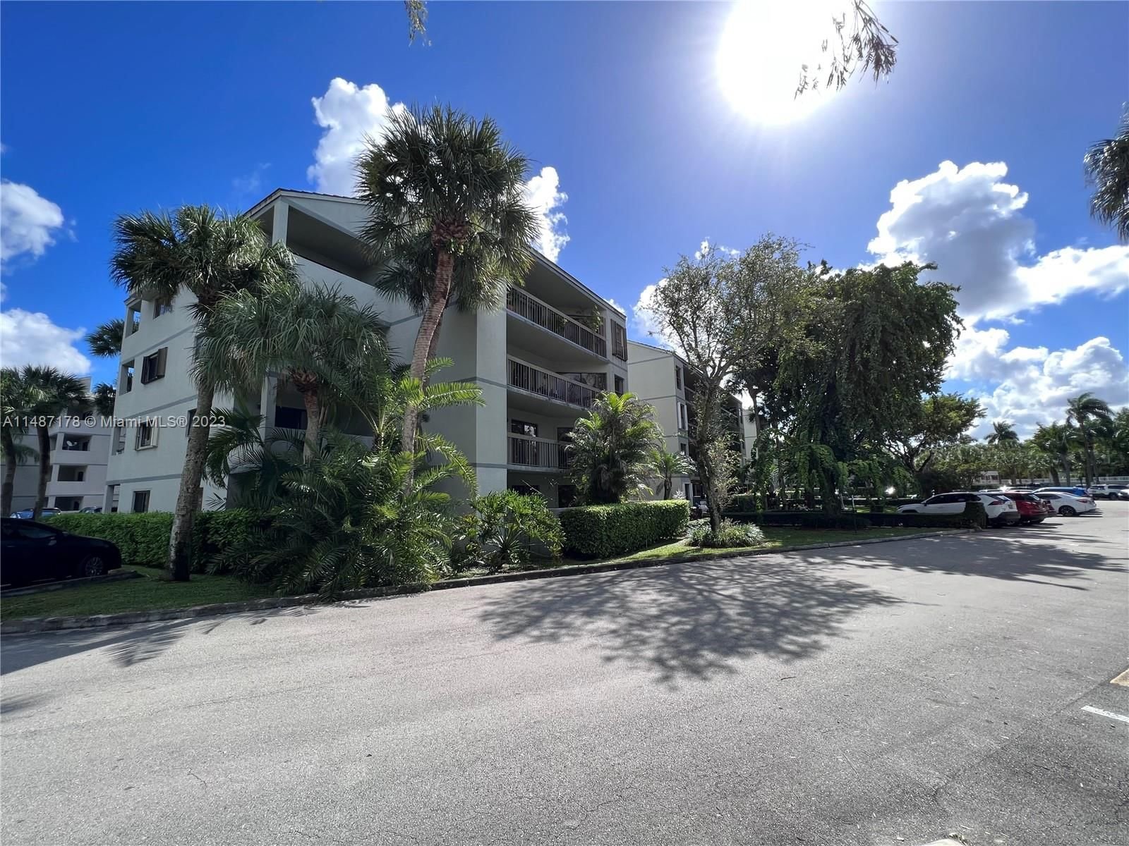 Real estate property located at 8810 132nd Pl #106DN, Miami-Dade County, CALUSA CLUB VILG BLDG D N, Miami, FL