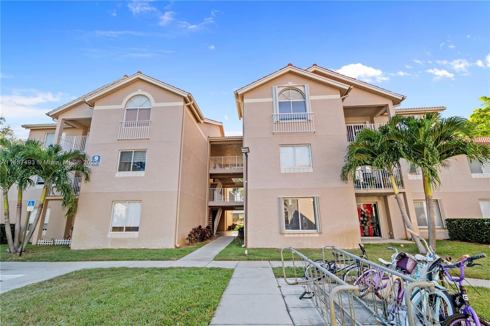 Real estate property located at 10420 158th Ct #103, Miami-Dade County, ROYAL PALM PLACE, Miami, FL